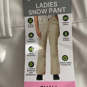 Ladies, snow pant free country